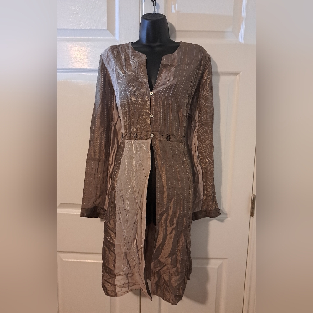 Beautiful Textured Brown/Tan Top By Nitya!